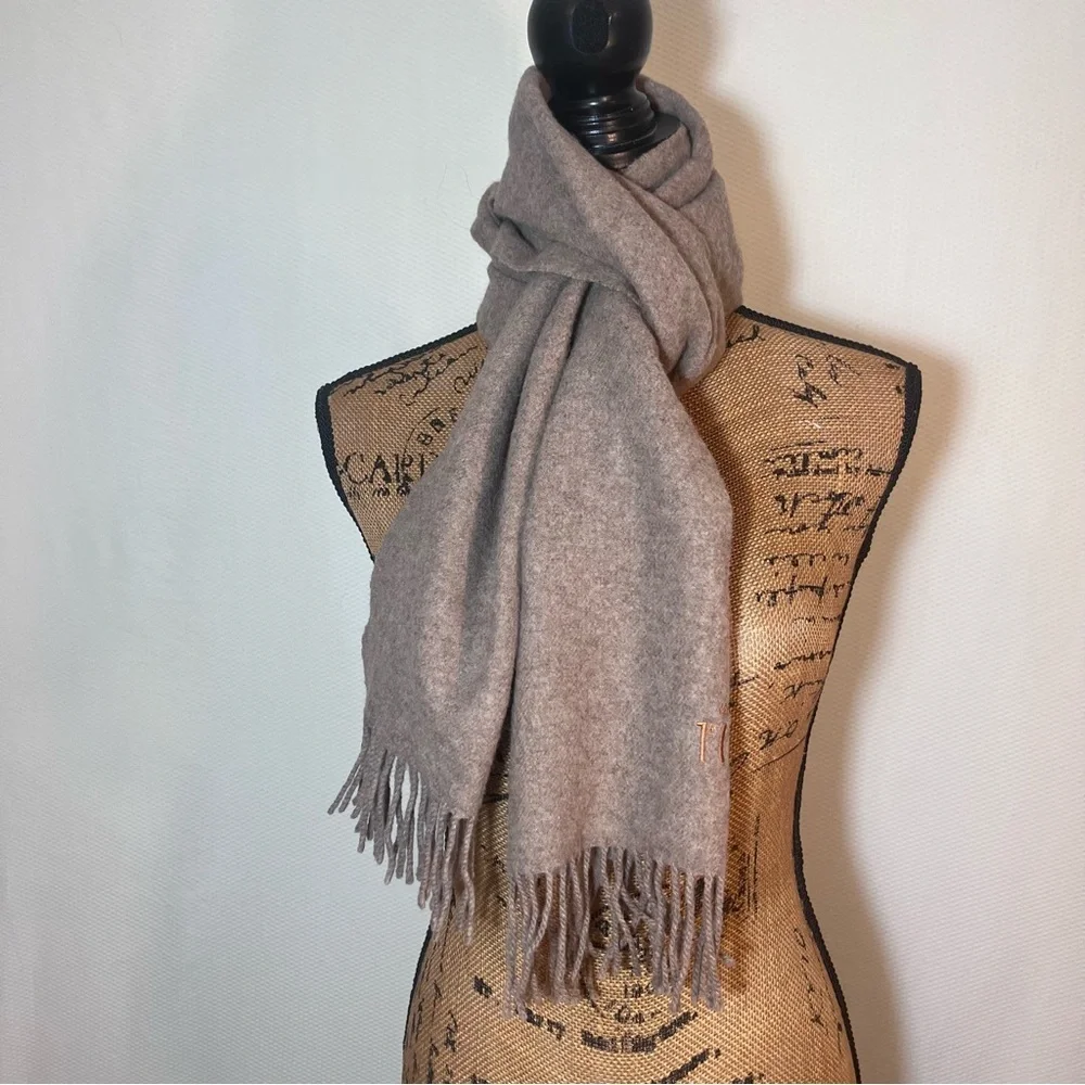Alviero Martini 1ª Classe 100% Wool Scarf Made in Italy Beige Wrap free shipping